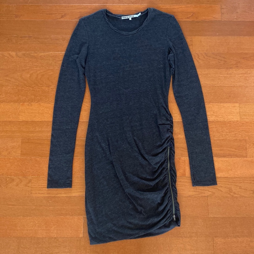 PAM&GELA - LS ruched zip dress